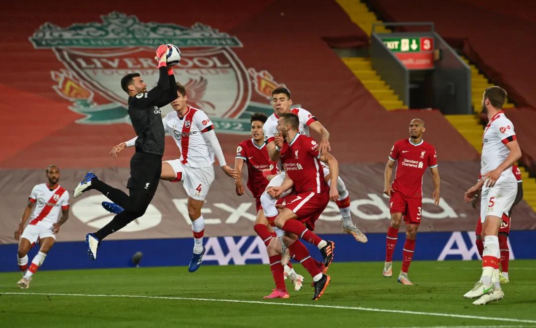 ليفربول وريال مدريد مباشرمواجهة أسطورية في كرة القدم